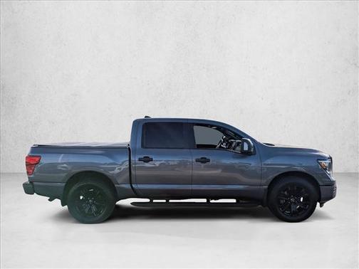 2023 Nissan Titan SV
