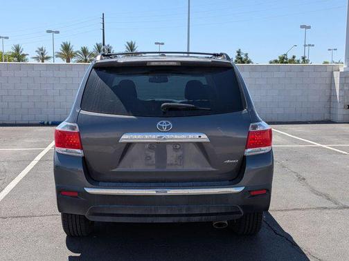 Magnetic Gray Metallic 2013 Toyota Highlander Limited