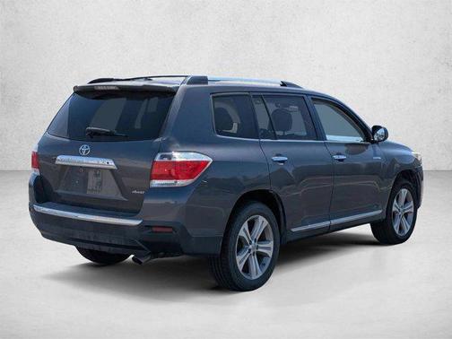 Magnetic Gray Metallic 2013 Toyota Highlander Limited