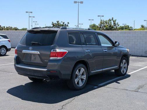 Magnetic Gray Metallic 2013 Toyota Highlander Limited