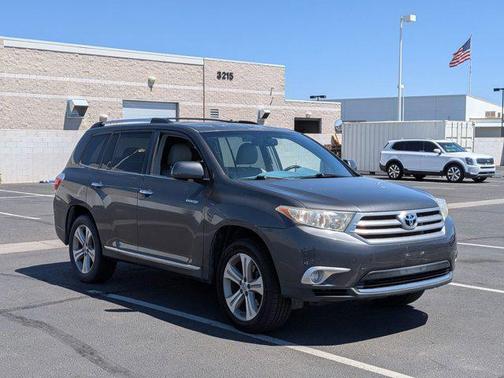 Magnetic Gray Metallic 2013 Toyota Highlander Limited