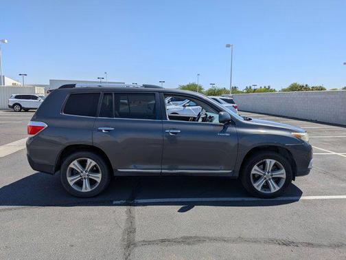 Magnetic Gray Metallic 2013 Toyota Highlander Limited