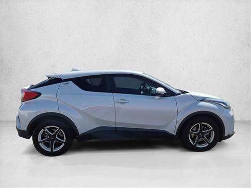 Blizzard Pearl 2021 Toyota C-HR LE