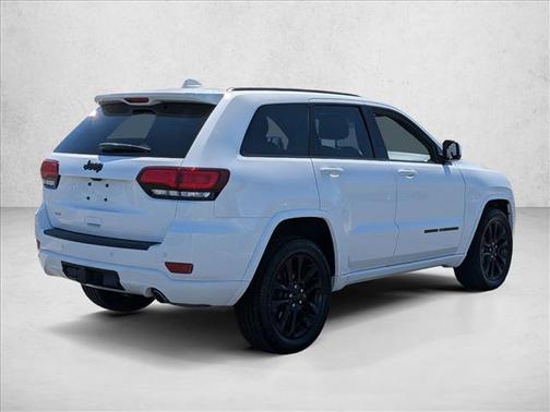 Bright White Clearcoat 2021 Jeep Grand Cherokee Laredo