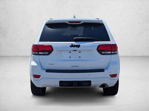 Bright White Clearcoat 2021 Jeep Grand Cherokee Laredo