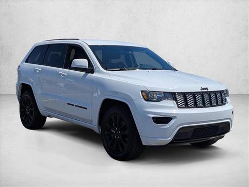 Bright White Clearcoat 2021 Jeep Grand Cherokee Laredo