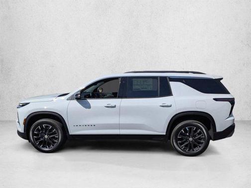 Summit White 2026 Chevrolet Traverse LT