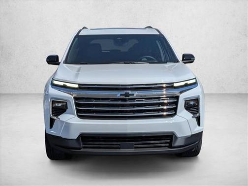 Summit White 2026 Chevrolet Traverse LT