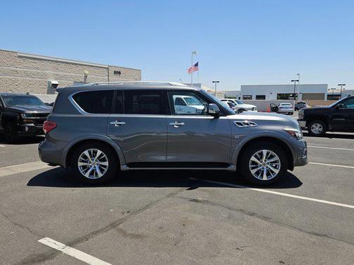 2017 INFINITI QX80 Base