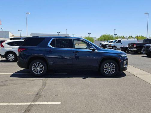 2022 Chevrolet Traverse LT Cloth