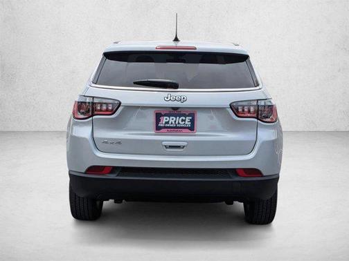 Silver Zynith Metallic Clearcoat 2024 Jeep Compass Sport