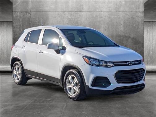 Summit White 2020 Chevrolet Trax LS