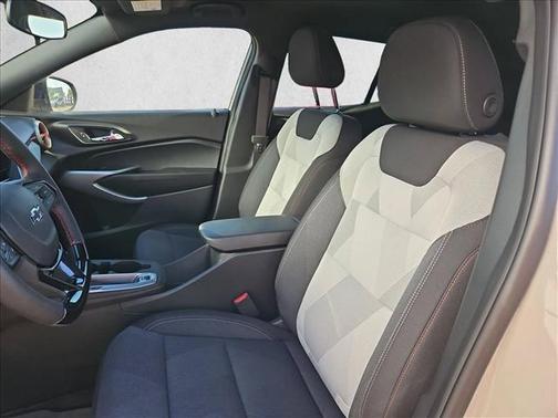 White Sands 2026 Chevrolet Trax FWD 1RS