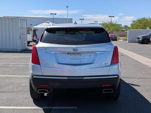 Radiant Silver Metallic 2018 Cadillac XT5 Base