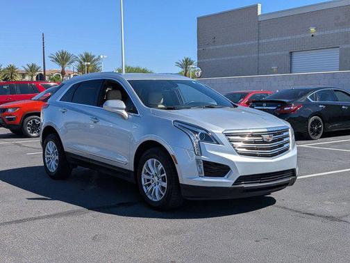 Radiant Silver Metallic 2018 Cadillac XT5 Base