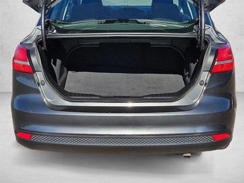 Magnetic Metallic 2018 Ford Focus SE