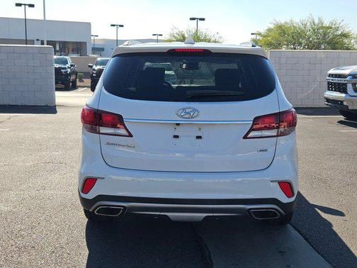 2017 Hyundai SANTA FE SE