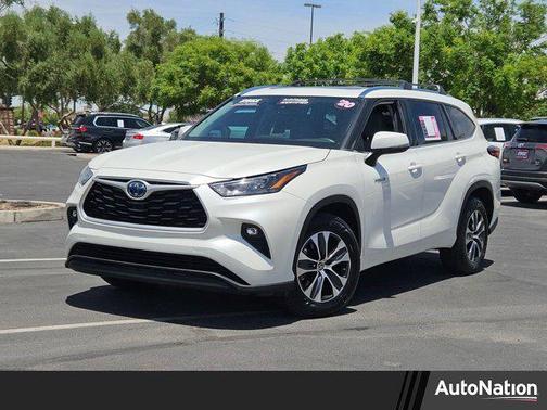 2020 Toyota Highlander Hybrid XLE
