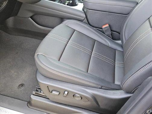 2025 Chevrolet Suburban 4WD High Country