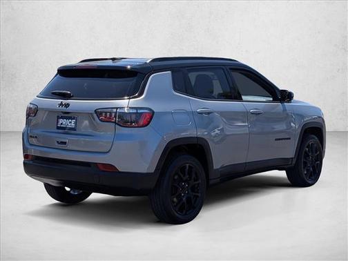 Billet Silver Metallic Clearcoat 2023 Jeep Compass Latitude