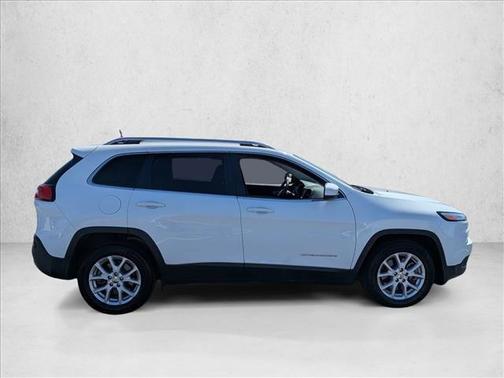 Bright White Clearcoat 2016 Jeep Cherokee Latitude