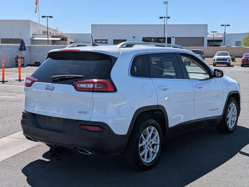 Bright White Clearcoat 2016 Jeep Cherokee Latitude