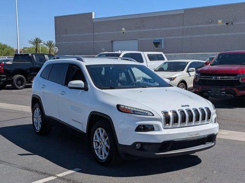 Bright White Clearcoat 2016 Jeep Cherokee Latitude