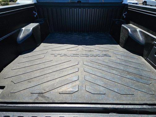 Ice Cap 2023 Toyota Tacoma SR5