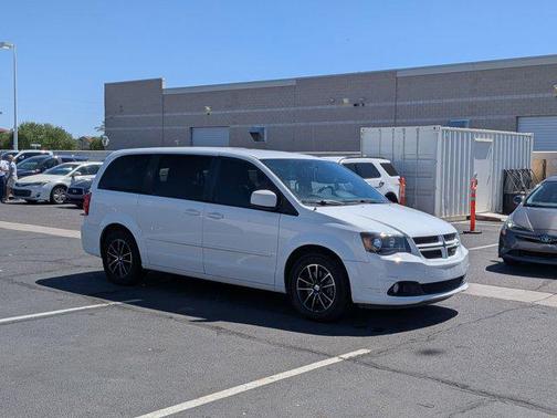 White Knuckle Clearcoat 2017 Dodge Grand Caravan GT