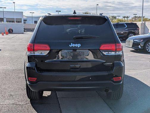 2019 Jeep Grand Cherokee Laredo