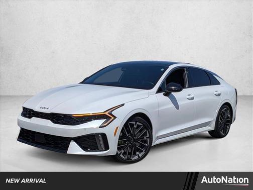 Snow White Pearl 2025 Kia K5 GT