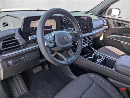 Summit White 2026 Chevrolet Traverse LT