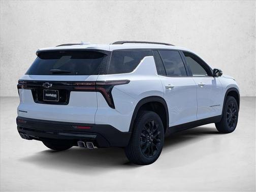 Summit White 2026 Chevrolet Traverse LT