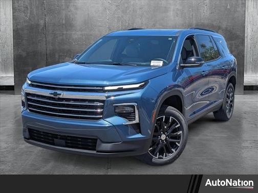 2025 Chevrolet Traverse LT