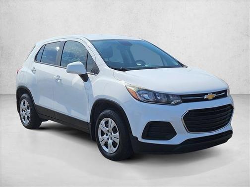 Summit White 2019 Chevrolet Trax LS