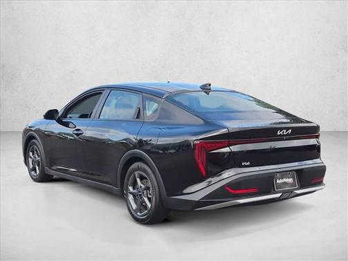 Aurora Black Pearl 2025 Kia K4 LXS