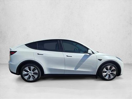 Pearl White Multi-Coat 2022 Tesla Model Y Long Range Dual Motor All-Wheel Drive
