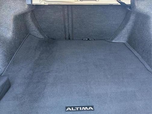 Pearl White Tricoat 2024 Nissan Altima 2.5 SL