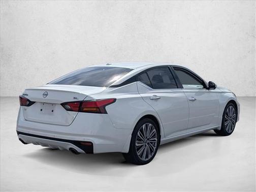 Pearl White Tricoat 2024 Nissan Altima 2.5 SL