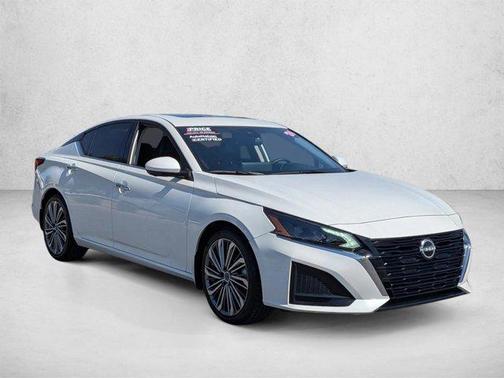 Pearl White Tricoat 2024 Nissan Altima 2.5 SL