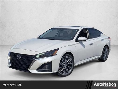 Pearl White Tricoat 2024 Nissan Altima 2.5 SL