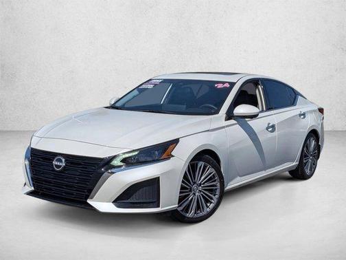 Pearl White Tricoat 2024 Nissan Altima 2.5 SL