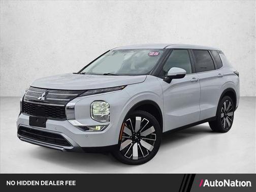 White Diamond 2025 Mitsubishi Outlander SE