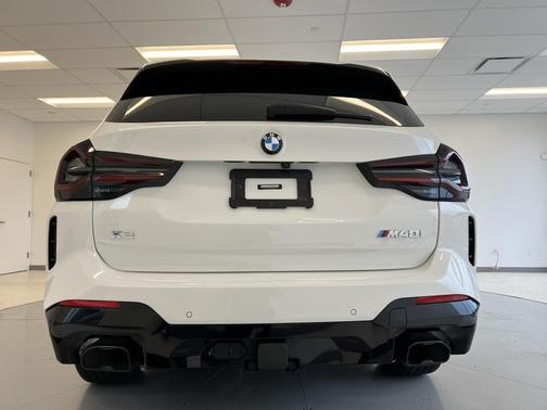 2023 BMW X3 M40i