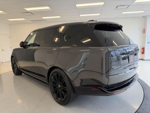 2025 Land Rover Range Rover P530 Autobiography