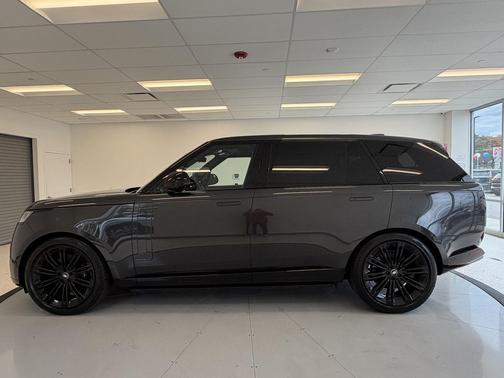 2025 Land Rover Range Rover P530 Autobiography