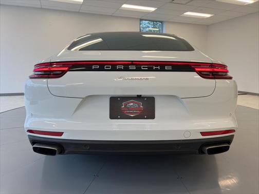 2017 Porsche Panamera Base