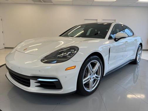 2017 Porsche Panamera Base