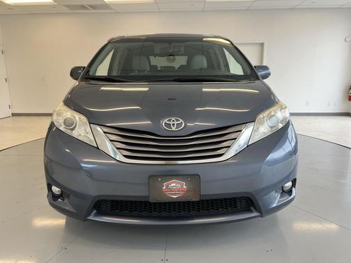 2017 Toyota Sienna XLE Premium