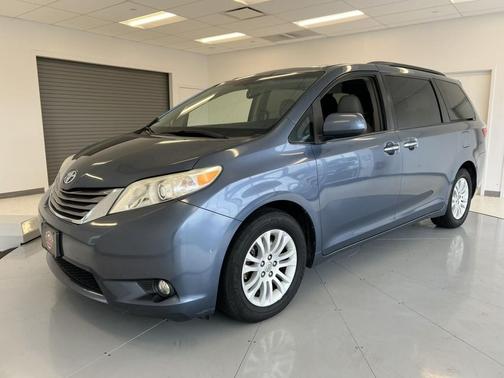 2017 Toyota Sienna XLE Premium